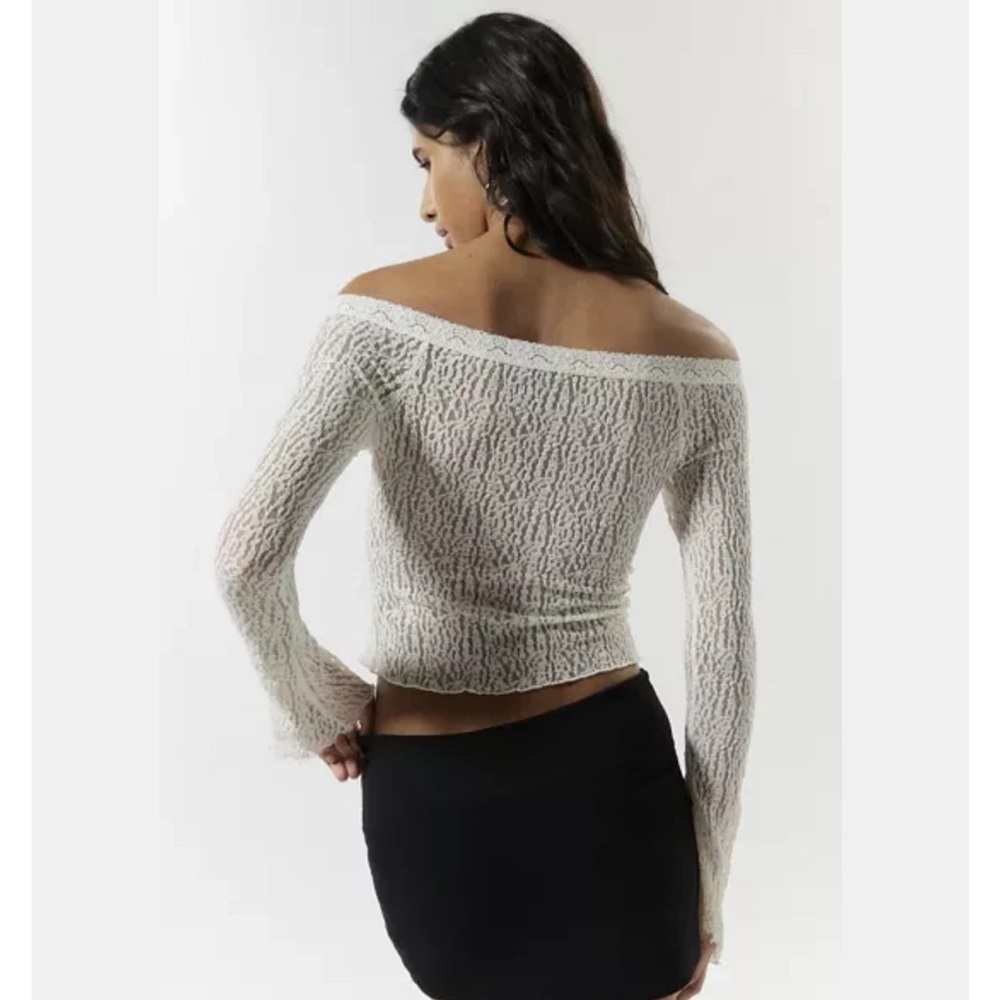 Silence + Noise Delphine semi sheer lace top - Picture 3 of 6